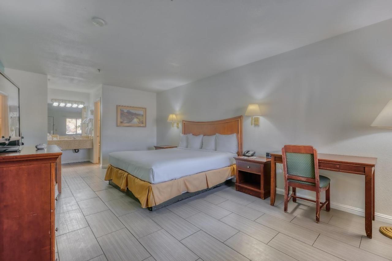Rio Del Sol Inn Нидлс Экстерьер фото