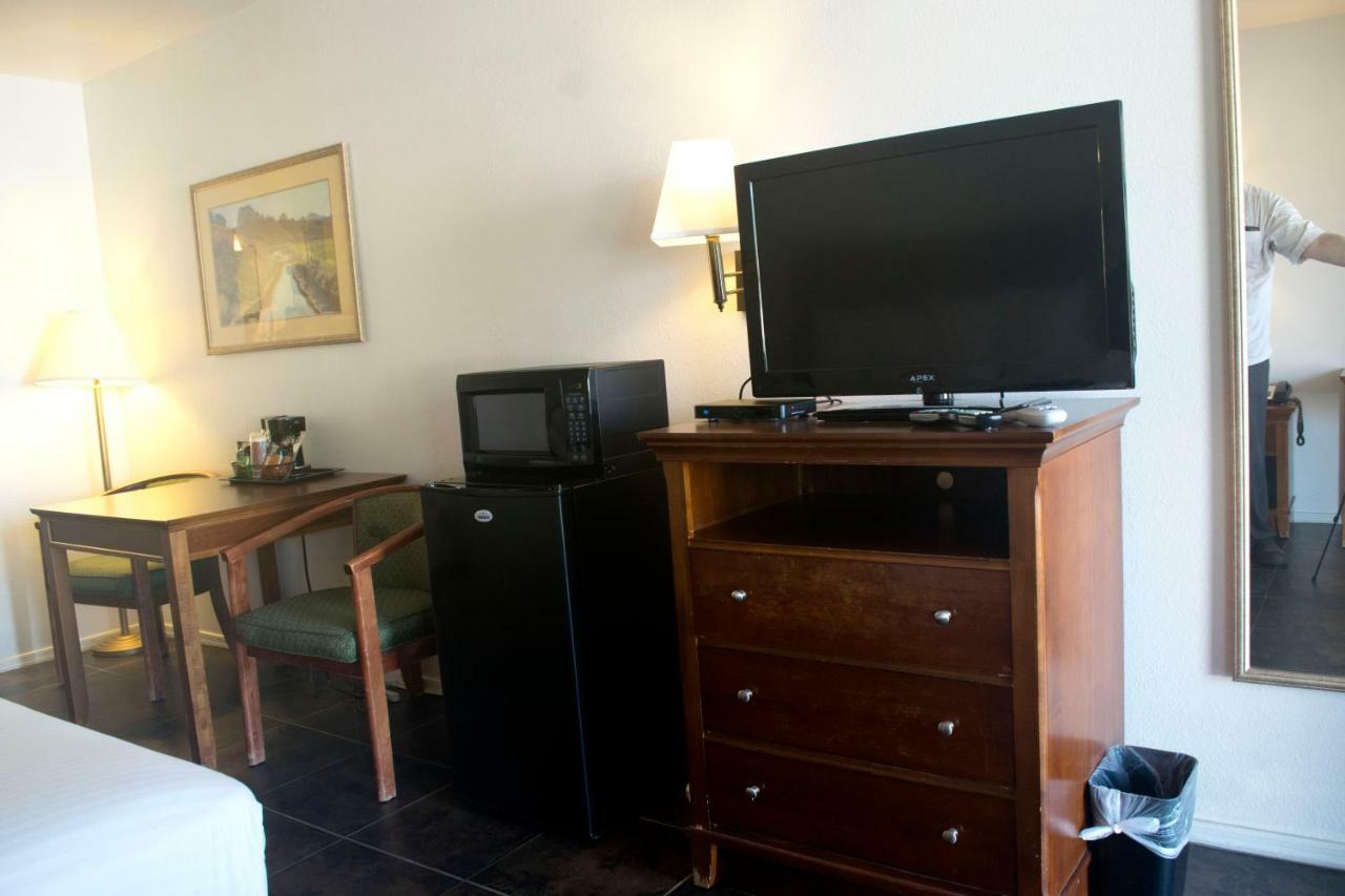 Rio Del Sol Inn Нидлс Экстерьер фото