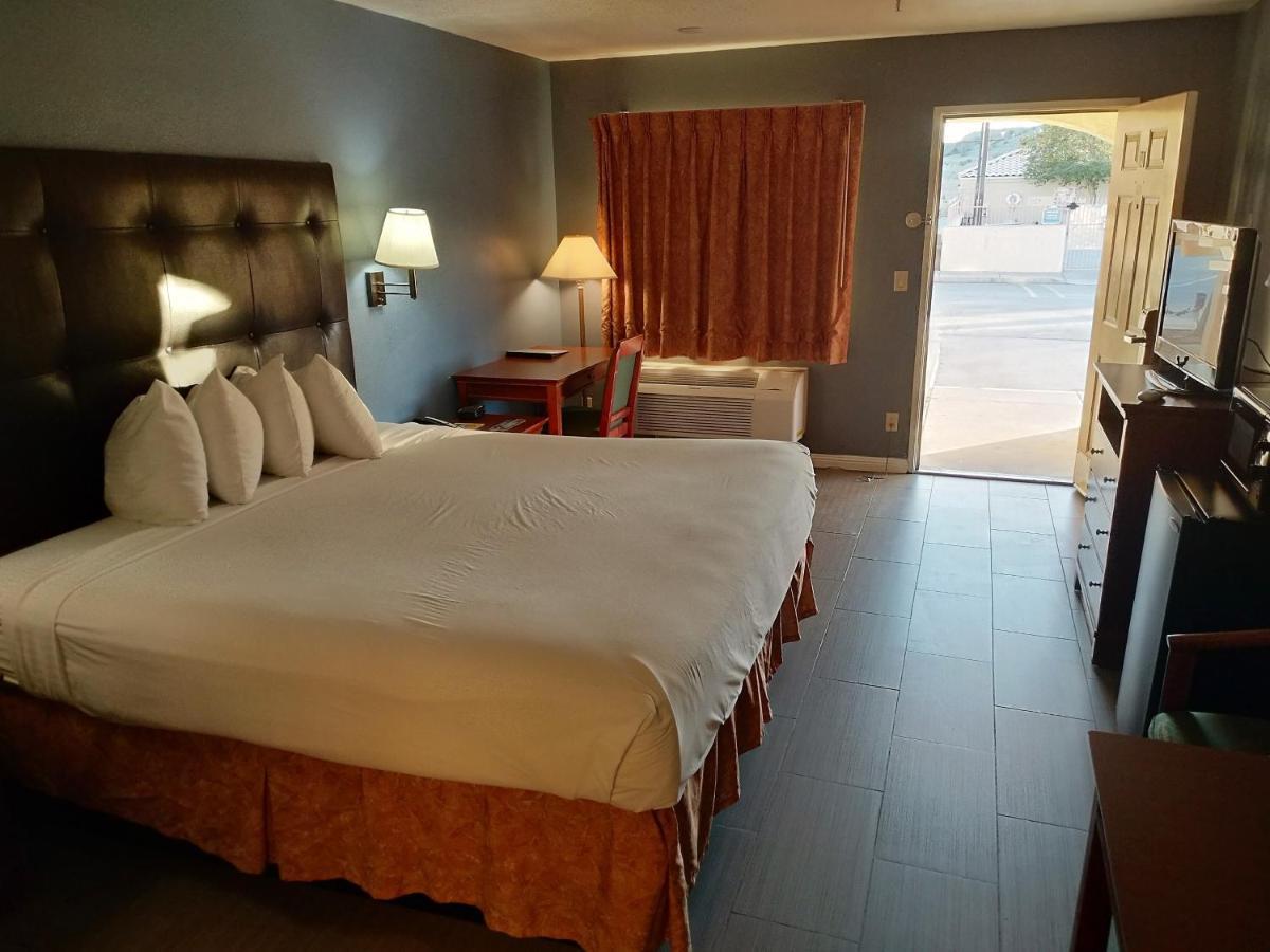 Rio Del Sol Inn Нидлс Экстерьер фото