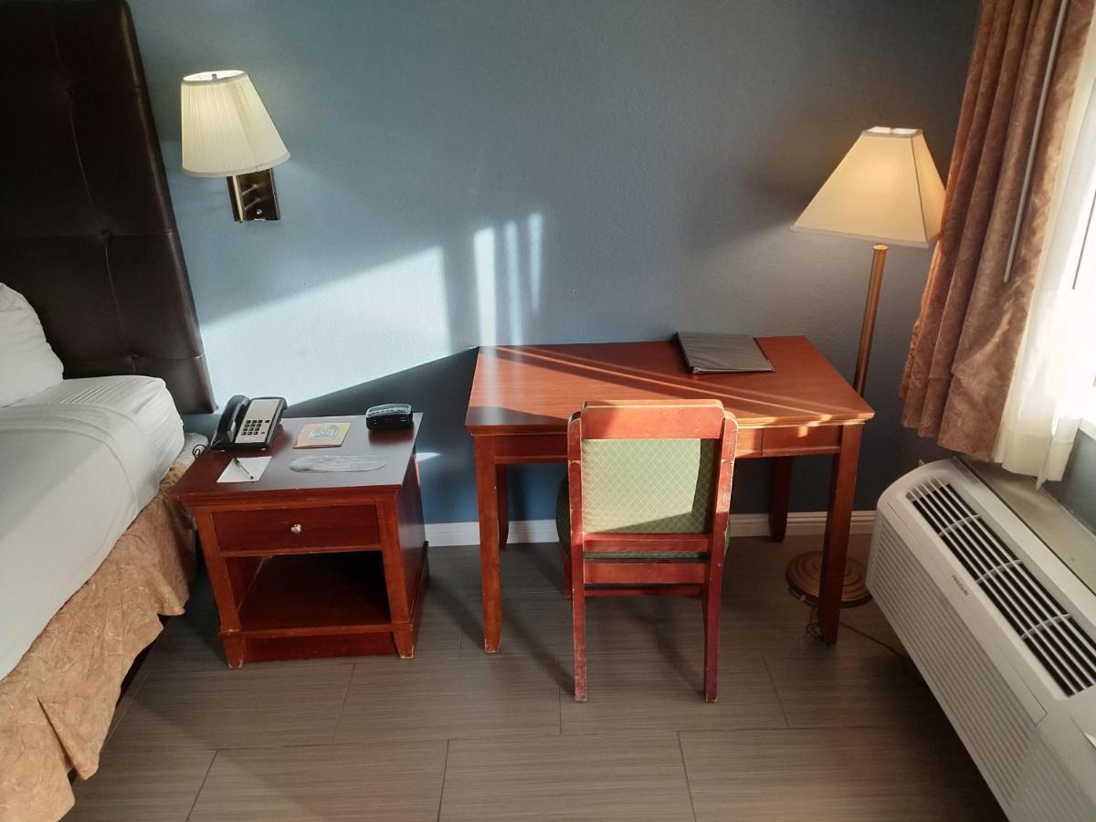 Rio Del Sol Inn Нидлс Экстерьер фото